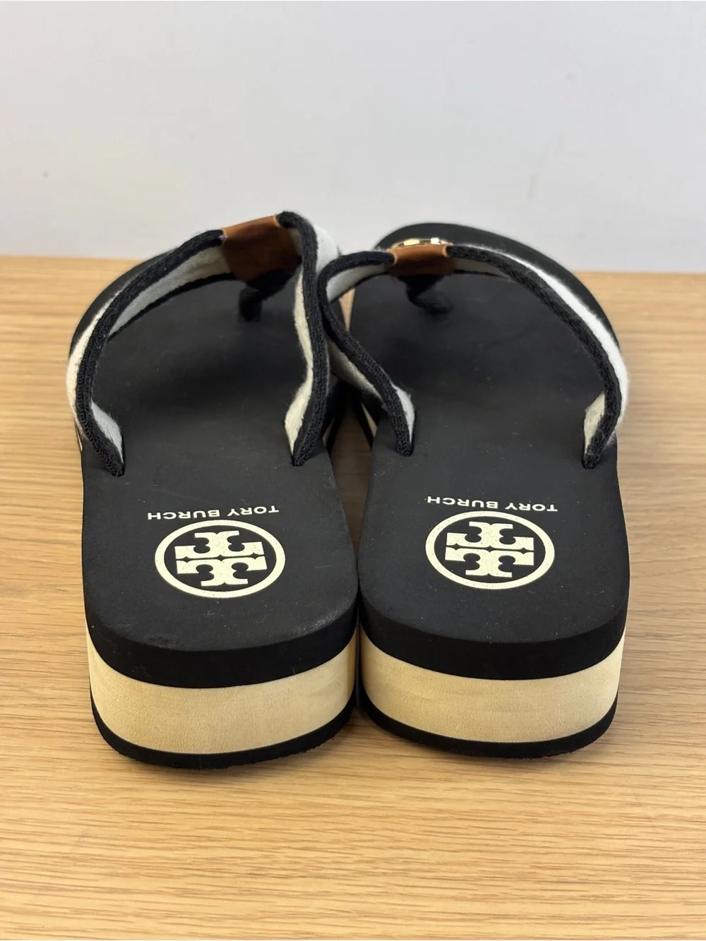 Tory Burch Frankie Wedge Flip Flop Black / Cream Sandals Woman’s 7.5 - Picture 3 of 9